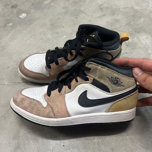 Nike Air Jordan 1 Mid SE Magic Ember Sundial White Kid's Size 3Y DX4367-800 - Picture 1 of 7